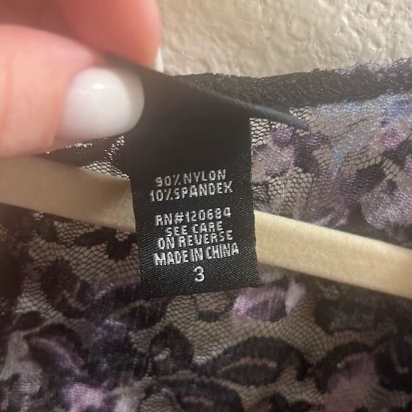 ✨Torrid Lace Peplum Sz 3 Blouse✨ - Picture 8 of 8